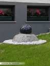 Kugelbrunnen Blue Pearl mit Granitkugel